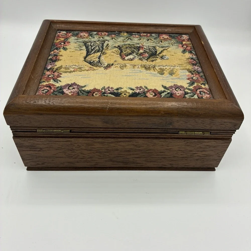 Vintage Working Music Jewelry Box Tapestry Lid Willitts Japan